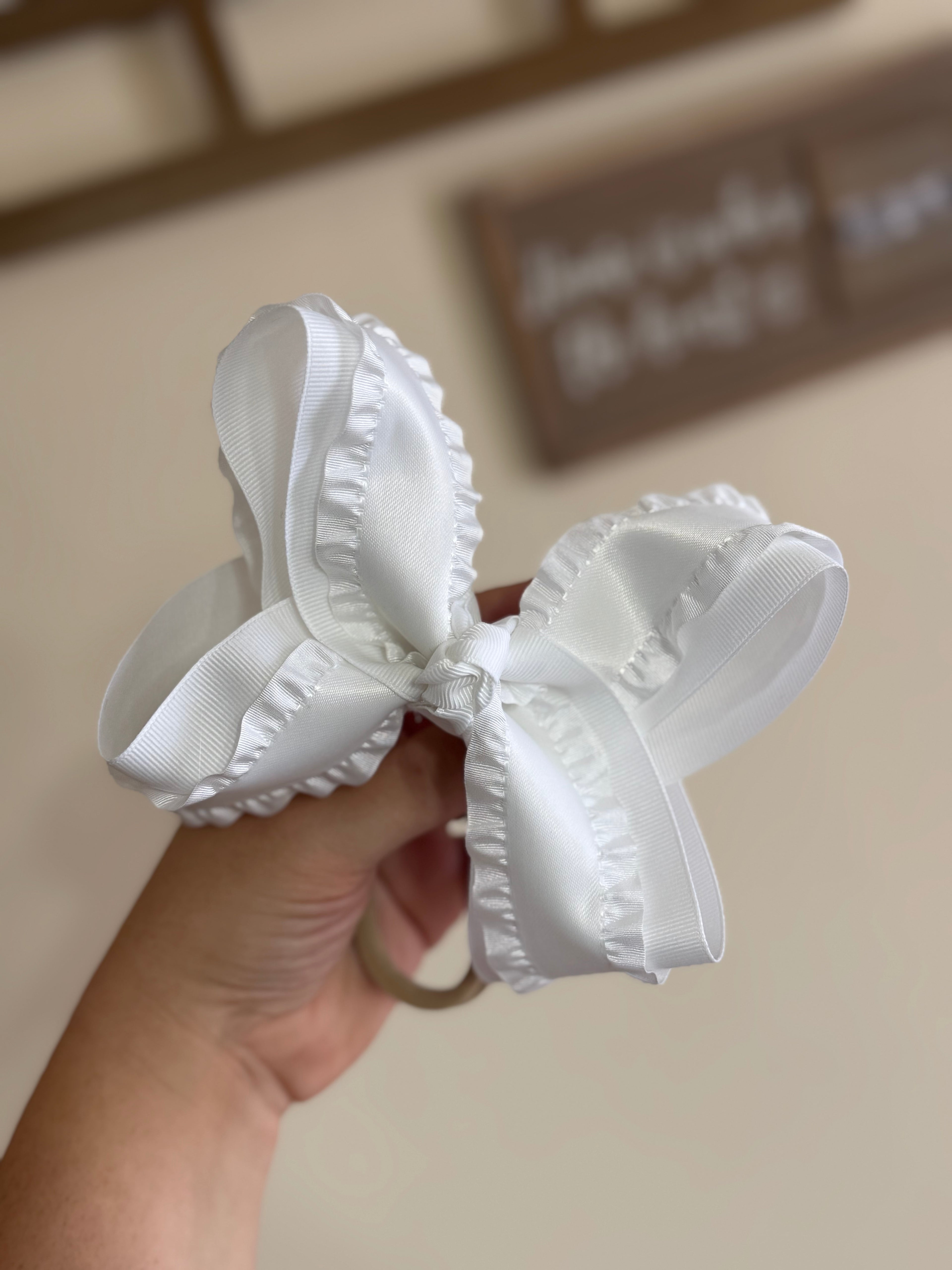 Ruffled Pearly White